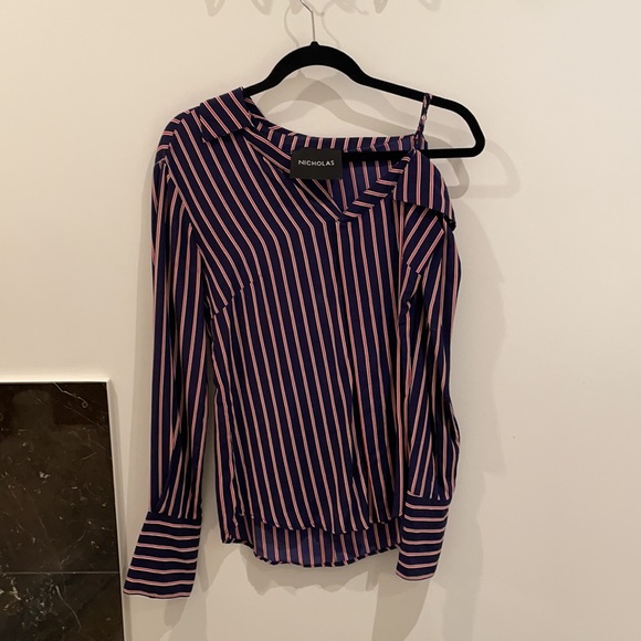 NICHOLAS slip Shoulder Top Blouse - Picture 5 of 7